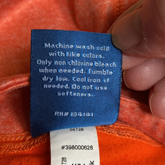 Reebok - Woman’s two tone orange long sleeve workout shirt, Size: M - Picture 8 of 8